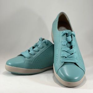 Dansko Orli Sneakers NWOT